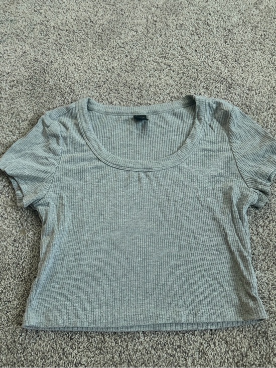 SHEIN Tops - SHEIN Light Gray Ribbed Scoop Crop Top